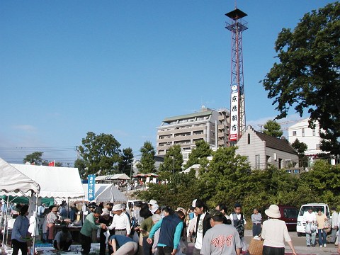 塗装工事前の火の見櫓 『京橋の火の見櫓』登録文化財に決まる 京橋朝市会場にて 撮影日2005/6/5