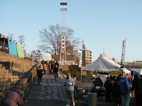 京橋朝市の初市にて 『京橋の火の見櫓』登録文化財に決まる 撮影日2006/1/8